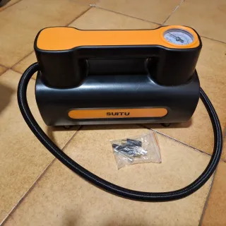 compresor o Bomba de aire SUITU naranja y negra