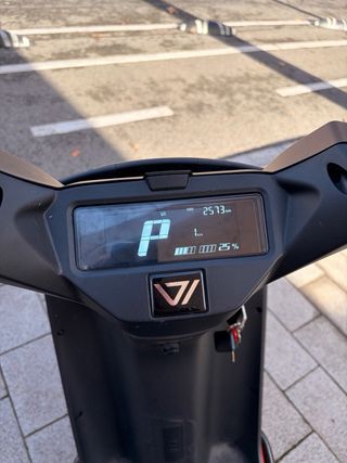 Vmoto F01 Eléctrica 125cc Scooter