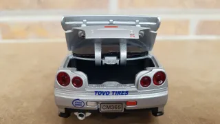 Nissan GTR R34 Skyline a escala