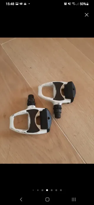 Bicicleta de carretera BH Roja