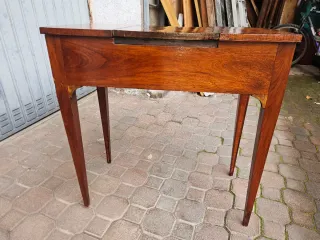 Toilette antico in legno intarsiato