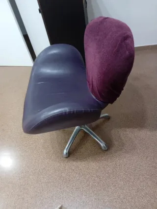 Sillón de peluquería morado