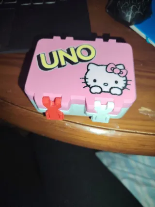 Caja UNO Hello Kitty 3D