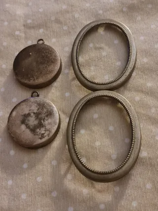 2 medallones antiguos de plata