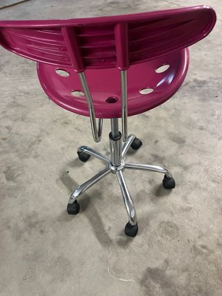 Silla de escritorio rosa diseño moderno