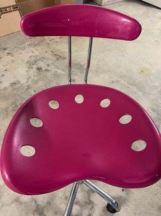 Silla de escritorio rosa diseño moderno