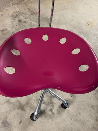 Silla de escritorio rosa diseño moderno