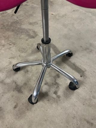 Silla de escritorio rosa diseño moderno