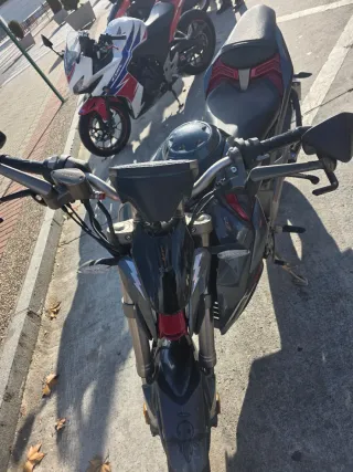 Moto Naked zontes u125