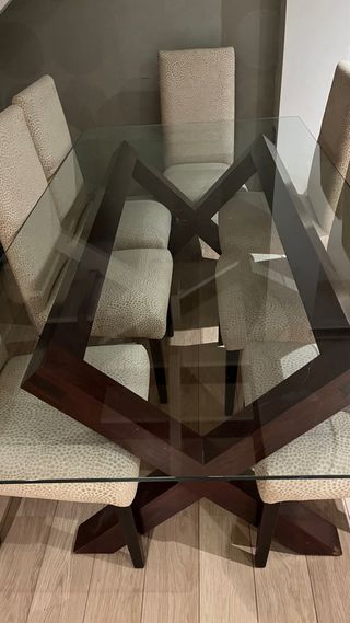 Mesa Comedor Cristal y 8 Sillas Tapizadas