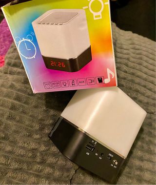 Lámpara Altavoz Bluetooth marca EONYUANGUO