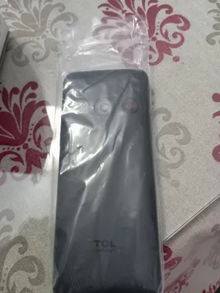 TCL 4042S Teléfono Móvil para Mayores Modelo TCL
