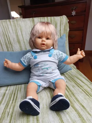 Bambola grande vintage, realistica, morbida.63 cm