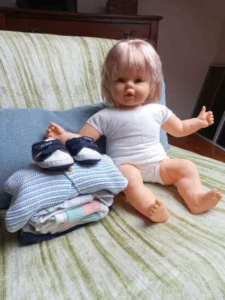 Bambola grande vintage, realistica, morbida.63 cm