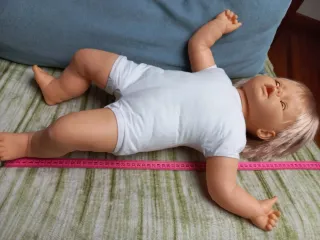 Bambola grande vintage, realistica, morbida.63 cm