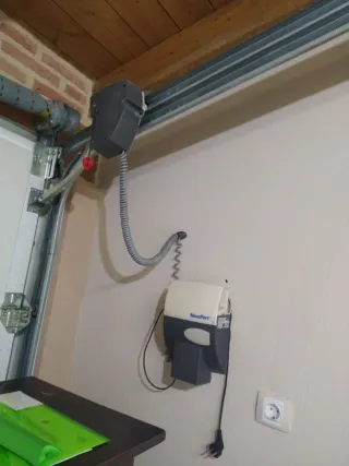 Puerta Seccional Garaje Marrón 300x212.5cm + motor