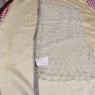 Sciarpa in pizzo floreale grigio chiaro