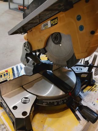 Tronzadora ingletadora FEMI TR 235