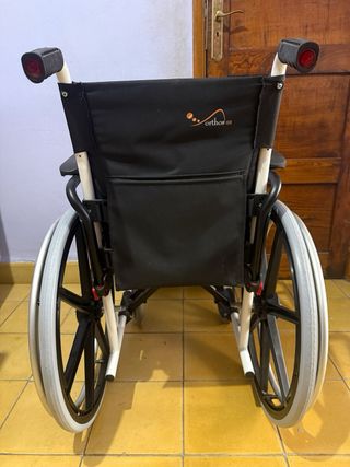 Silla de ruedas sin uso
