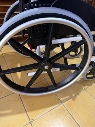 Silla de ruedas sin uso