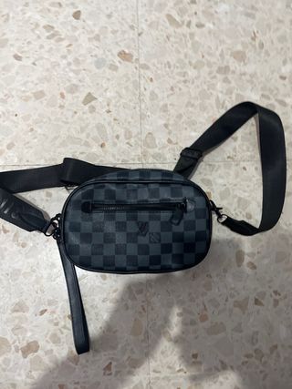 Riñonera Louis Vuitton Negra