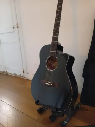 Guitarra Fender c60ce y Hofner Deluxe Shorthy