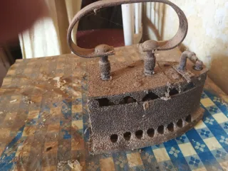 Plancha antigua de hierro