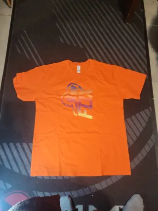 Camiseta UFC Gris y negra 20e cada una nuevas
