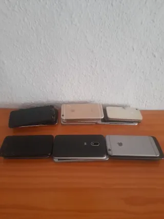 Lote de 19 cellulari iPhone e Motorola