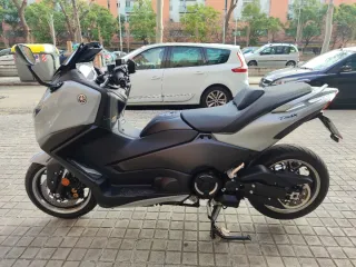 Yamaha TMAX 560cc 2025