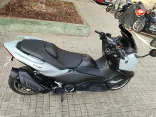 Yamaha TMAX 560cc 2025