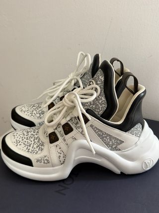 Zapatillas Louis Vuitton Blancas y Plateadas