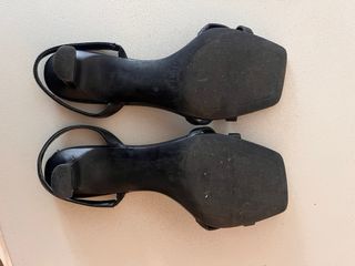 Sandalias Mango tacón kitten piel negras