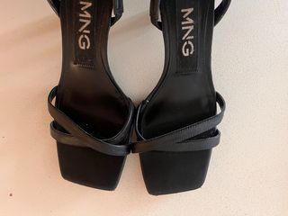 Sandalias Mango tacón kitten piel negras