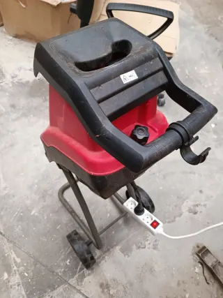 AVERIADA - Trituradora de ramas Einhell