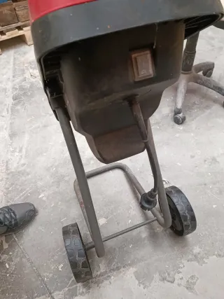 AVERIADA - Trituradora de ramas Einhell