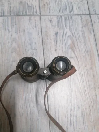 Prismáticos de metal antiguos