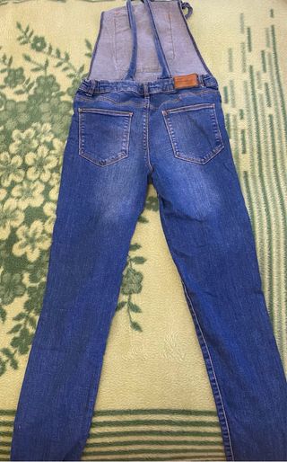 Lote Ropa: 3 Vaqueros, 1 Pantalón, 1 Cazadora