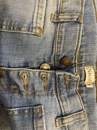 Lote Ropa: 3 Vaqueros, 1 Pantalón, 1 Cazadora