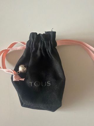 Bolsa guarda joyas Tous negra y rosa