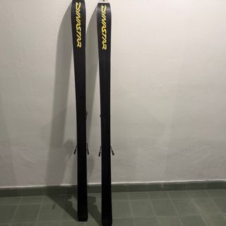 Skis Dynastar travesía con pieles y cuchillas