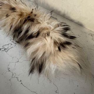 Collo pelliccia beige e nero