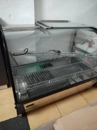 Vitrina expositora cristal y metal