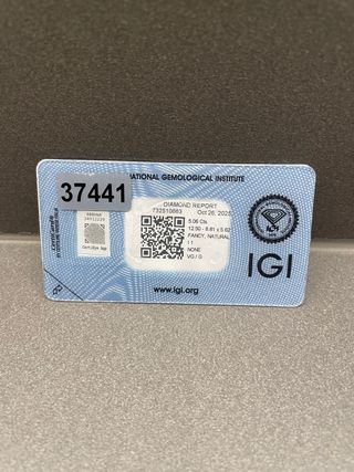 Diamante Ovalado 5,06Ct color Fancy Verdoso oscuro