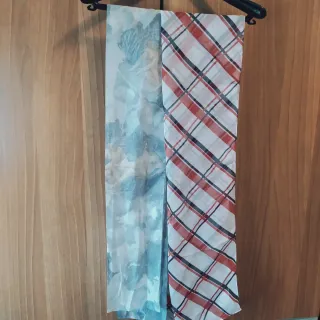 Foulard fantasia floreale e scozzese