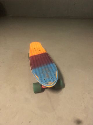 Skate de colores para calle