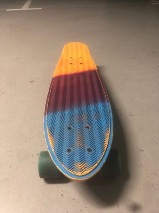 Skate de colores para calle