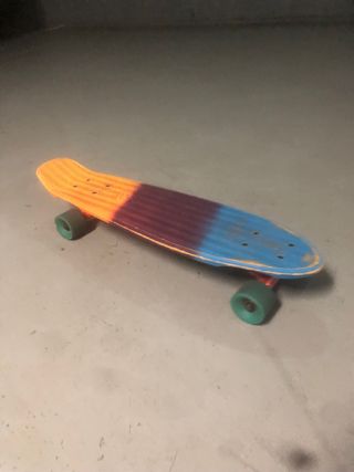 Skate de colores para calle