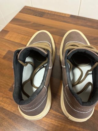 Zapatos casuales media bota con plataforma