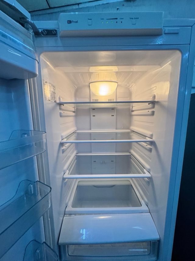 FRIGORÍFICO COMBI NO FROST SAMSUNG BLANCO